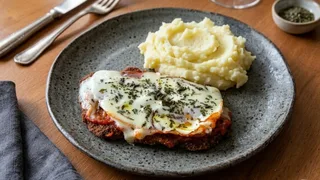 Milanesa Napolitana with Mashed Potatoes
